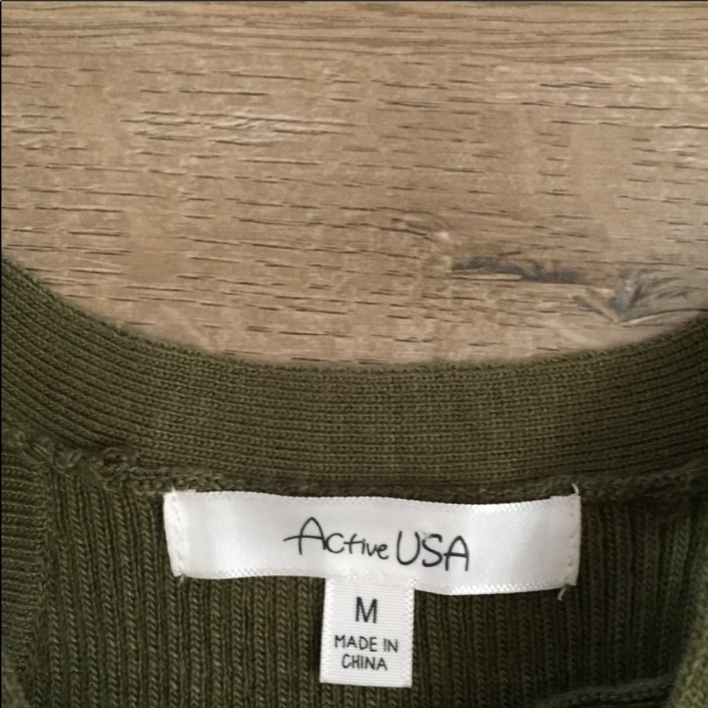 Top - Picture 4 of 5